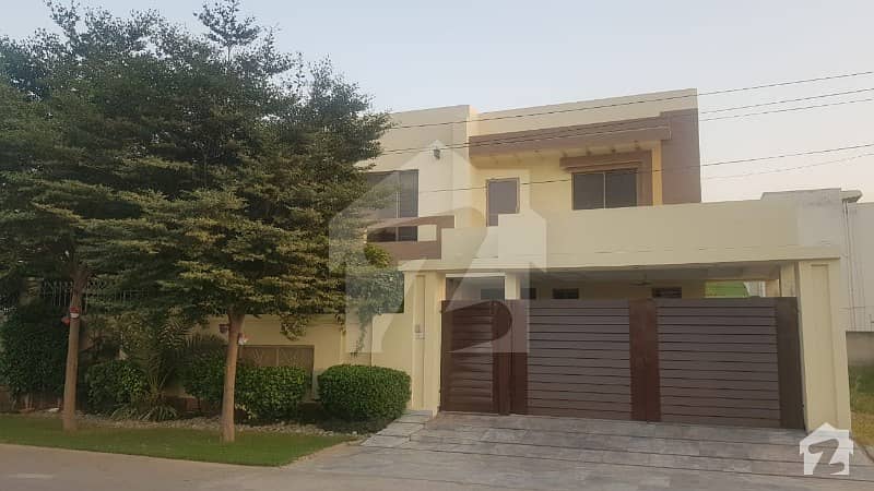 1 Kanal Slightly Used House For Sale At Reasonable Price