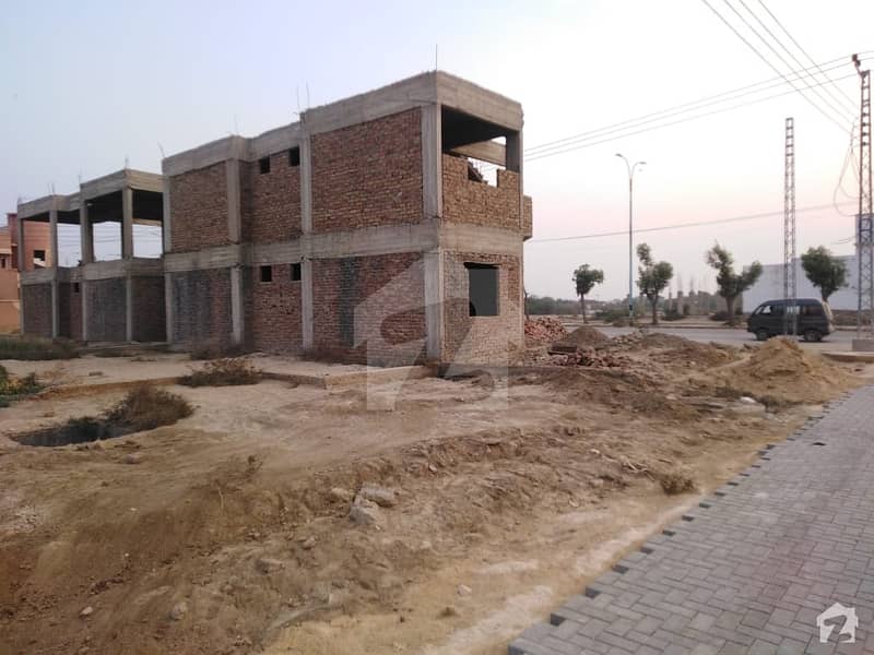 225  Square Feet Shop Ideally Situated In New Hala - Mirpurkhas Road Link