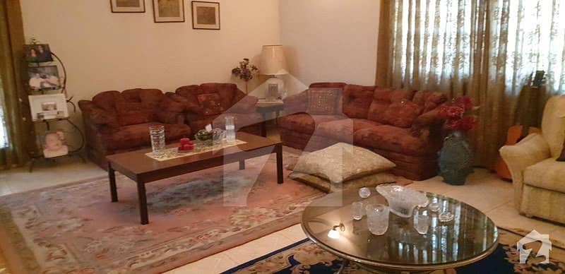ڈی ایچ اے فیز 6 ڈی ایچ اے کراچی میں 5 کمروں کا 1 کنال مکان 9.75 کروڑ میں برائے فروخت۔