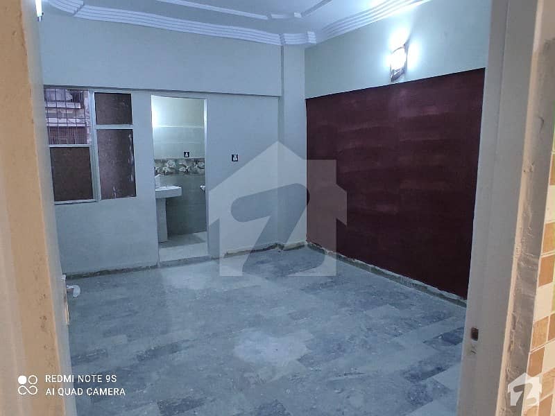 750  Square Feet Flat For Sale In Gulistan-E-Jauhar