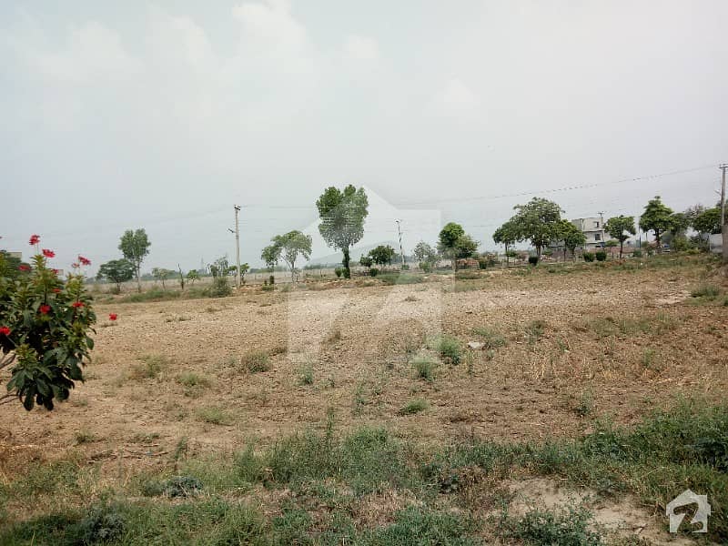 10 Marla Corner Location Near Mosque Market And Main Road Plot For Sale