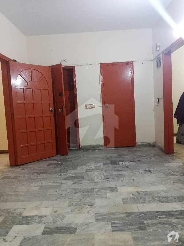 In Gulshan-E-Iqbal Town 1600  Square Feet House For Rent