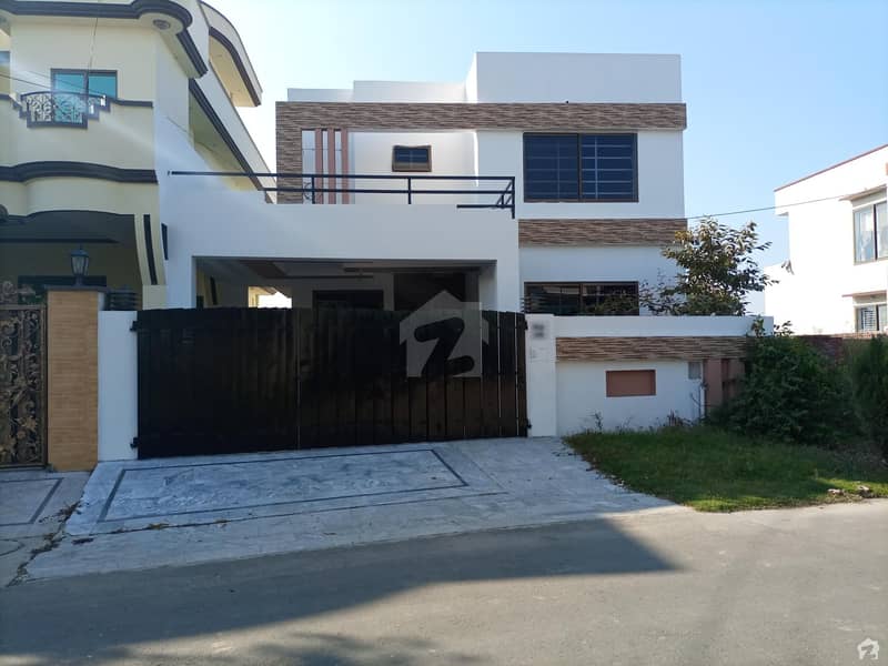House Of 10 Marla For Sale In DC Colony