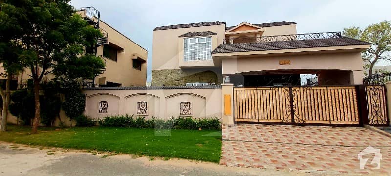 01 Kanal Near To Park Brand New Bungalow With Basement For Sale In State Life Society
