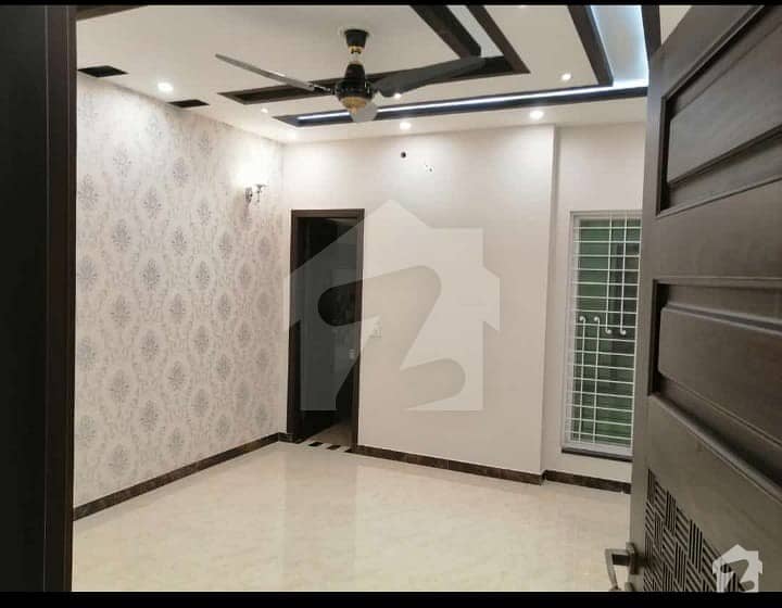 10 Marla Stylish Full House Available For Rent In Bahria Town Lahore