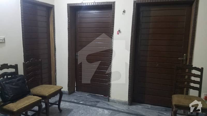 والٹن روڈ لاہور میں 5 کمروں کا 6 مرلہ مکان 1.35 کروڑ میں برائے فروخت۔