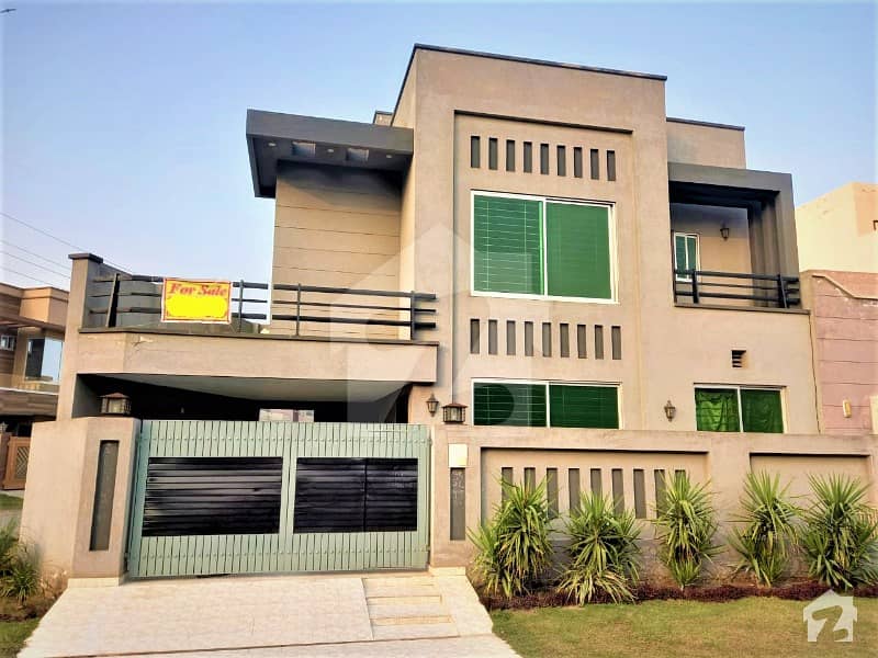Corner 1631 Square Feet House Is Available For Sale In Paragon City