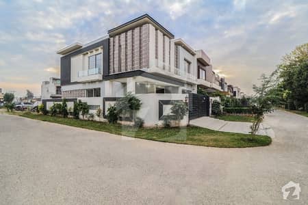 Corner Location Facing Park Proper Double Unit 11 Marla House For Sale Corner Location Facing Park Proper Double Unit 11 Marla House For Sale