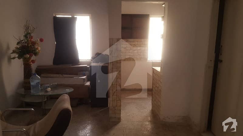نارتھ ناظم آباد ۔ بلاک ایچ نارتھ ناظم آباد کراچی میں 8 کمروں کا 9 مرلہ مکان 3.75 کروڑ میں برائے فروخت۔