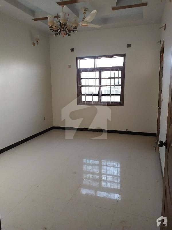 Upper Portion Sized 1080  Square Feet Is Available For Sale In North Karachi