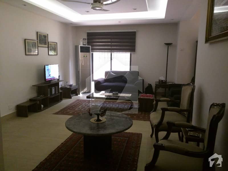 Top Class Fully Finished PHA Apartment Fully Renovated 1350 Square Feet Flat In G-7 For Sale