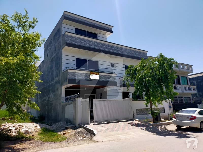 Brand New 35 X 70 House For Sale In G13