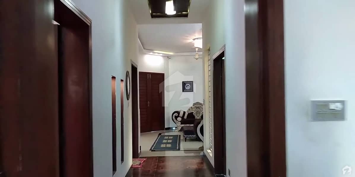 گلریز ہاؤسنگ سکیم راولپنڈی میں 5 کمروں کا 10 مرلہ مکان 2.3 کروڑ میں برائے فروخت۔