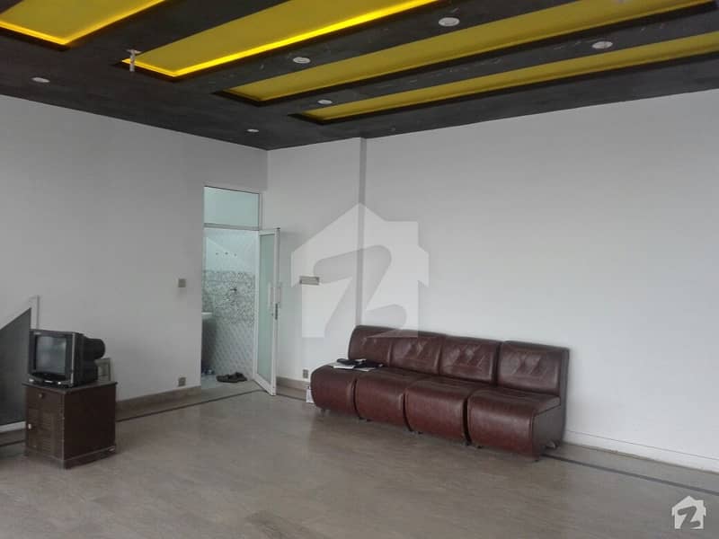 Office Of 731  Square Feet In Formanites Housing Scheme For Rent