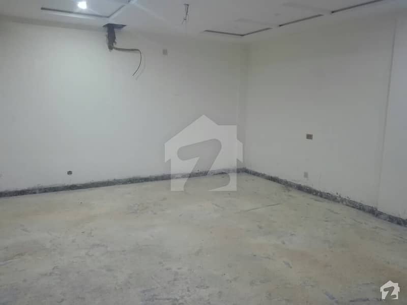 731  Square Feet Office In Formanites Housing Scheme For Rent