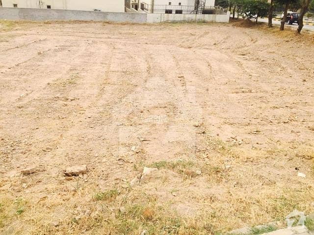 A Well Located 10 Marla Plot Is Available For Sale In I Block