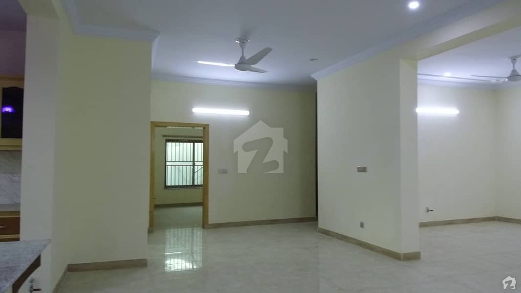 Ideally Located House For Sale In Gulraiz Housing Scheme Available