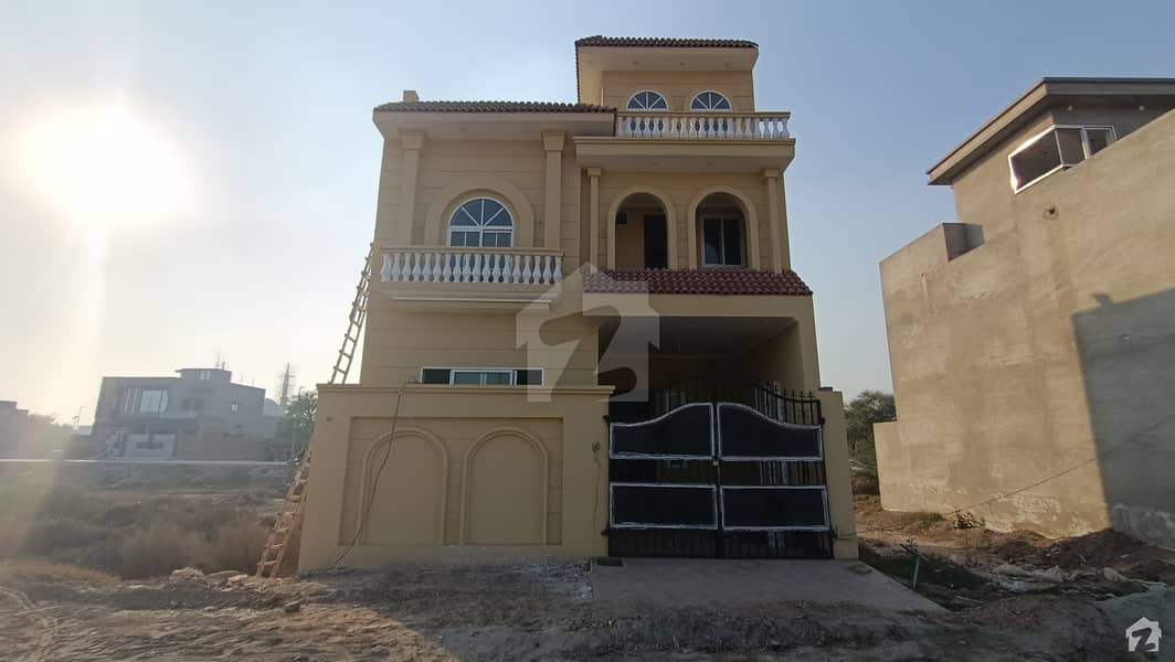 House Of 5 Marla In Multan Public School Road Is Available