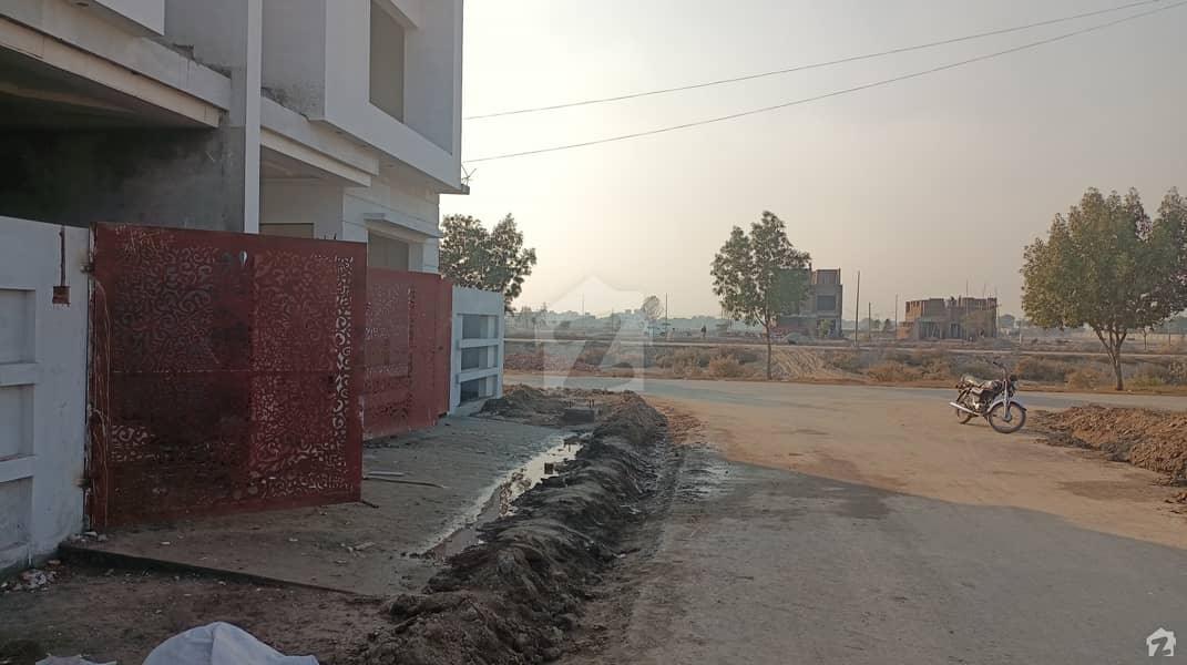House In Multan Public School Road Sized 5 Marla Is Available