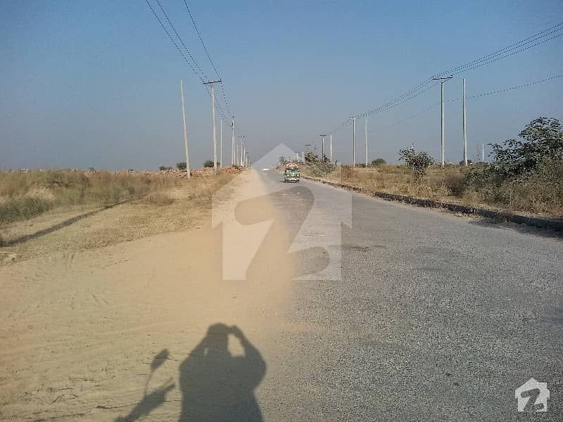 I-15-2 - 25x50 Plot Available For Sale - 70 Feet Road