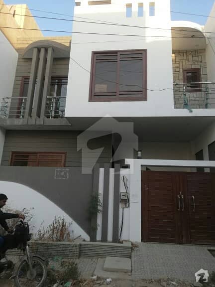 ڈی ایچ اے فیز 7 ڈی ایچ اے کراچی میں 4 کمروں کا 4 مرلہ مکان 3.4 کروڑ میں برائے فروخت۔