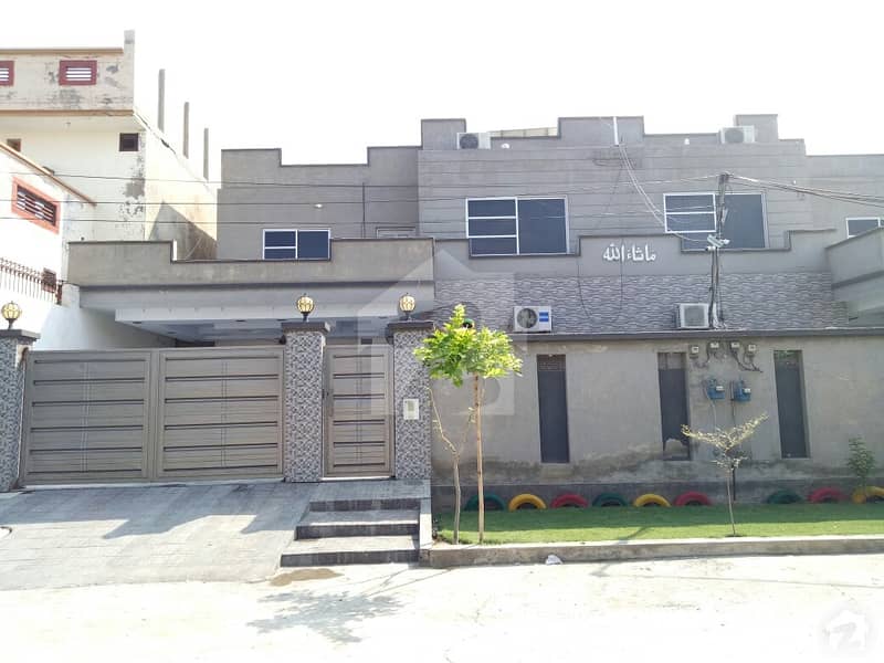 سہگل سٹی سمندری روڈ فیصل آباد میں 14 مرلہ مکان 1.7 کروڑ میں برائے فروخت۔
