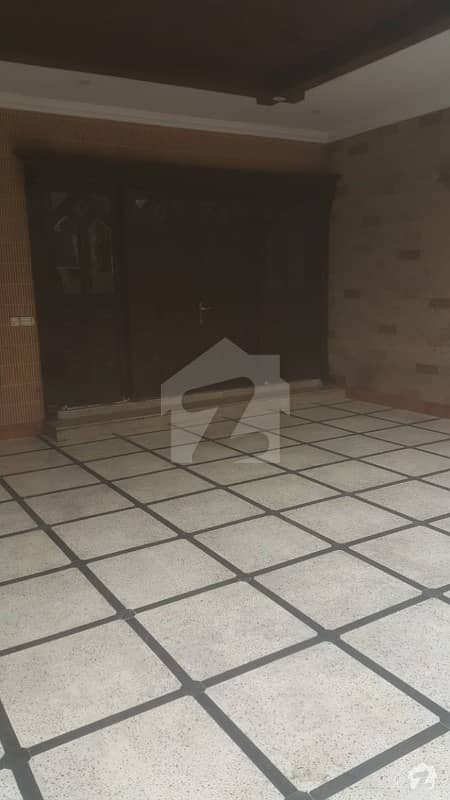 1 KANAL HOUSE FOR RENT