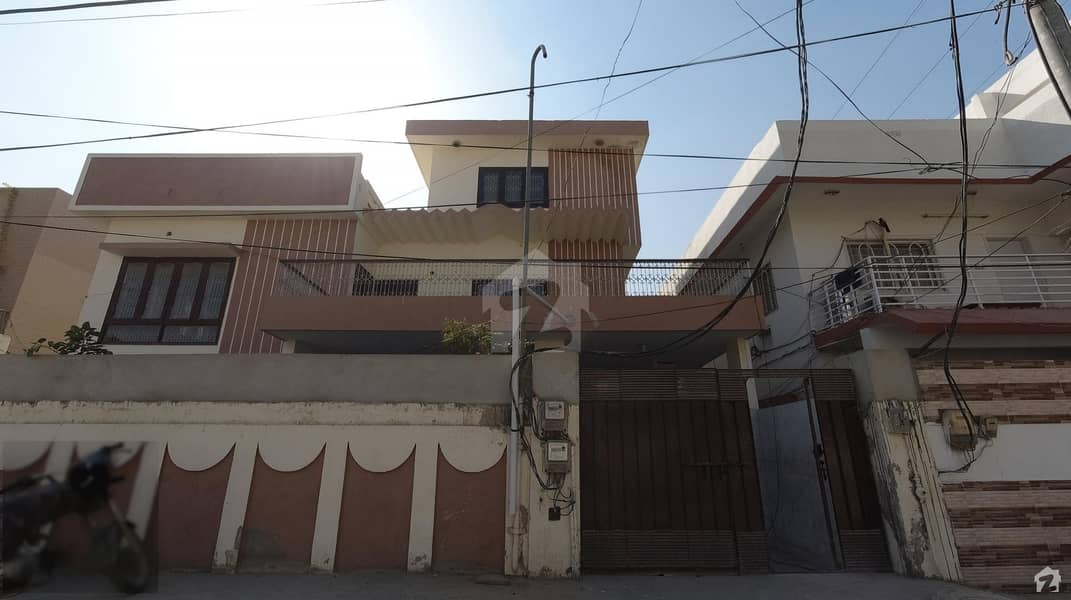 In Gulshan-E-Iqbal Town House For Sale Sized 3600  Square Feet