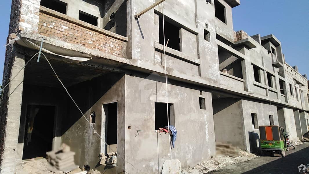 ورسک روڈ پشاور میں 4 کمروں کا 4 مرلہ مکان 80 لاکھ میں برائے فروخت۔