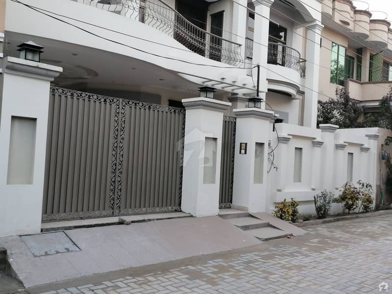 10 Marla House Situated In New Shadman Colony For Sale