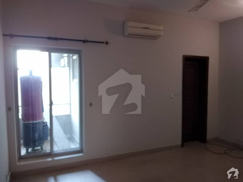 3500 Square Feet Flat In F-11 For Sale At Good Location