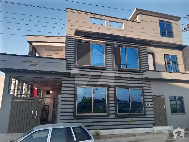 4500  Square Feet House In Kamra Road For Sale