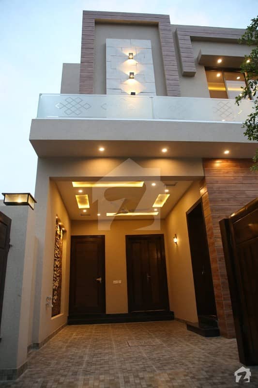 لیک سٹی - سیکٹر M7 - بلاک بی لیک سٹی ۔ سیکٹرایم ۔ 7 لیک سٹی رائیونڈ روڈ لاہور میں 3 کمروں کا 5 مرلہ مکان 1.17 کروڑ میں برائے فروخت۔