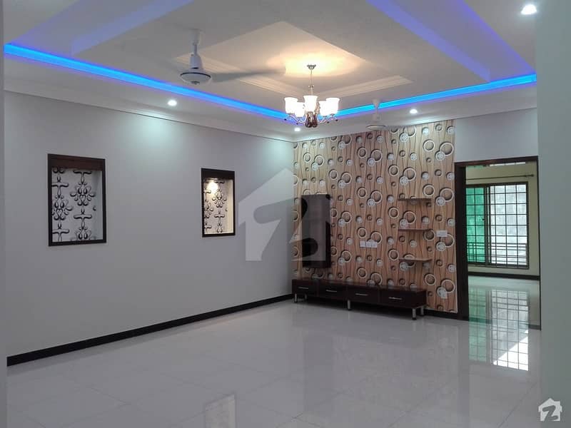 20 Marla Lower Portion In Bahria Town Is Available