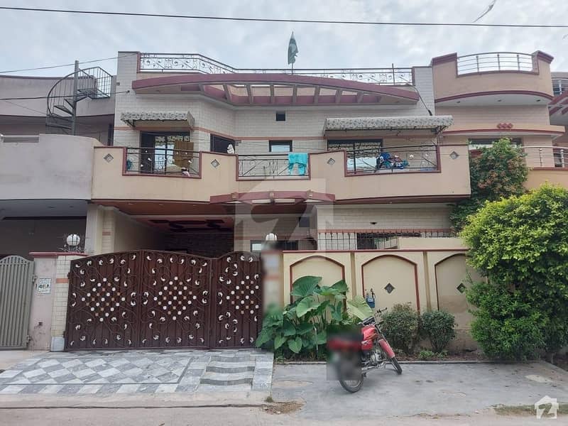 House For Sale Is Readily Available In Prime Location Of Lalazaar Garden