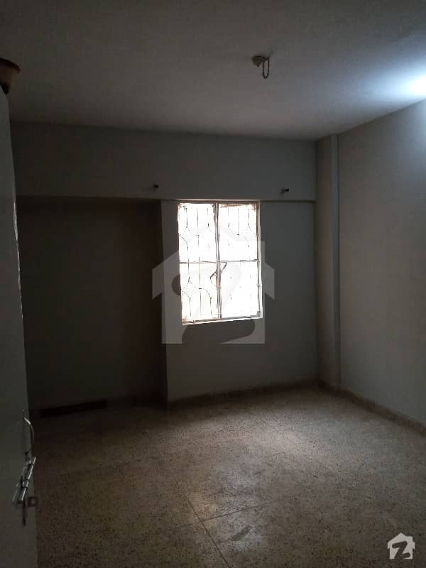 Stunning 900  Square Feet Upper Portion In Gulshan-E-Iqbal Town Available