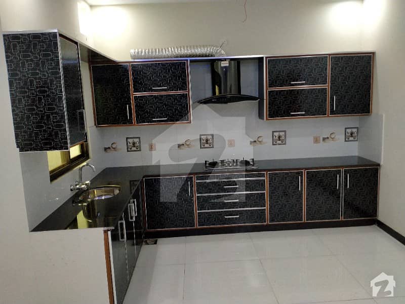ویلینشیاء ہاؤسنگ سوسائٹی لاہور میں 5 کمروں کا 8 مرلہ مکان 1.95 کروڑ میں برائے فروخت۔