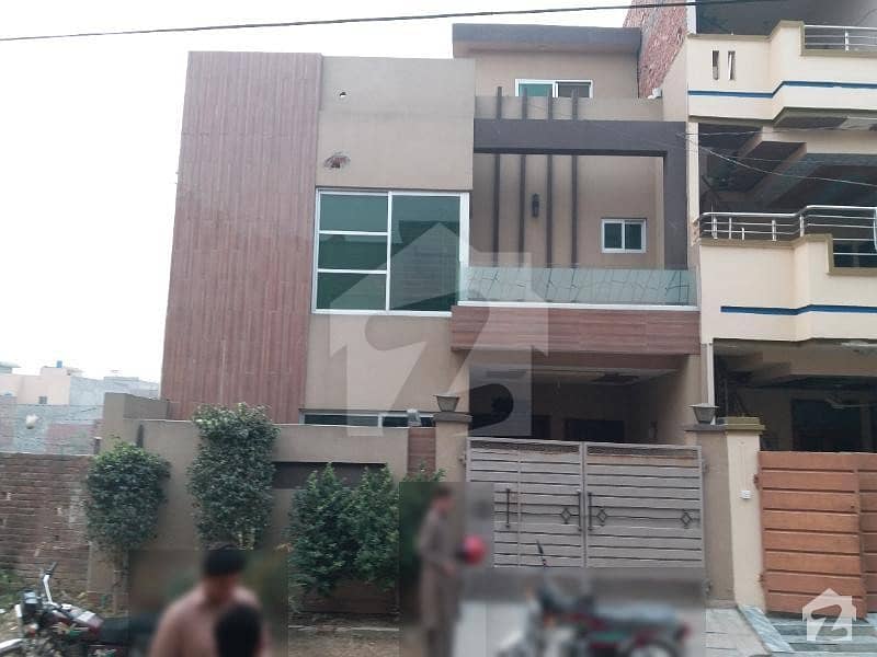 پاک عرب ہاؤسنگ سوسائٹی لاہور میں 3 کمروں کا 5 مرلہ مکان 45 ہزار میں کرایہ پر دستیاب ہے۔
