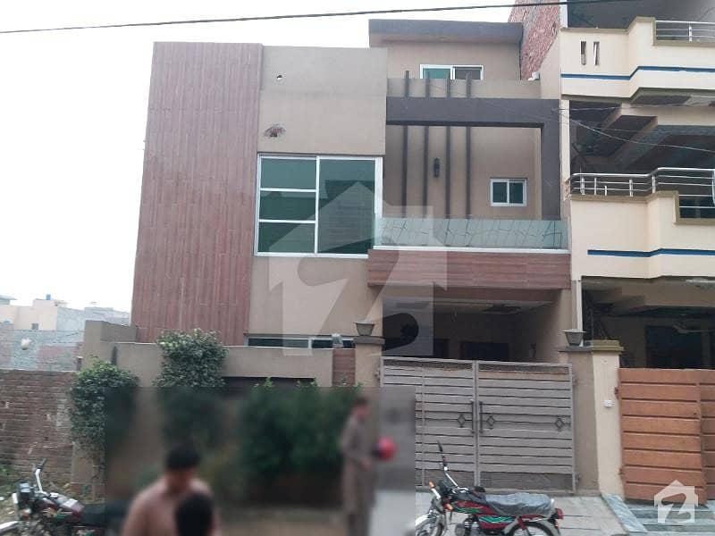 پاک عرب ہاؤسنگ سوسائٹی لاہور میں 3 کمروں کا 5 مرلہ مکان 43 ہزار میں کرایہ پر دستیاب ہے۔
