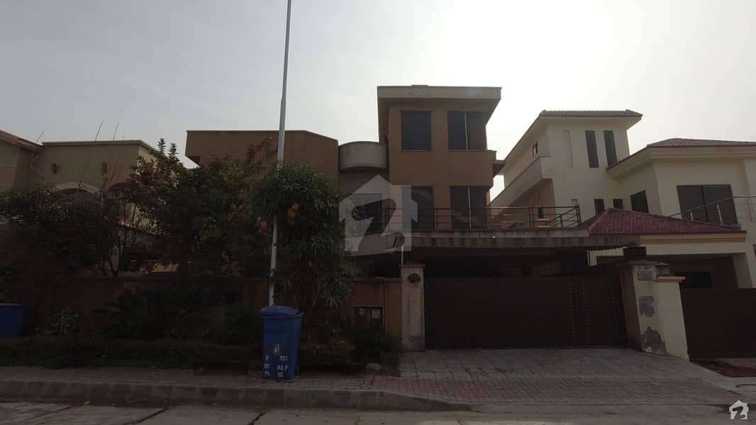 1 Kanal Blvd House Is Available For Sale In Bahria Town Phase 3