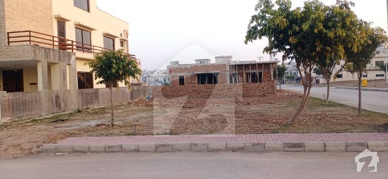 Corner Plot For Sale With 4 Marla Extra Land In Overseas Sector 6