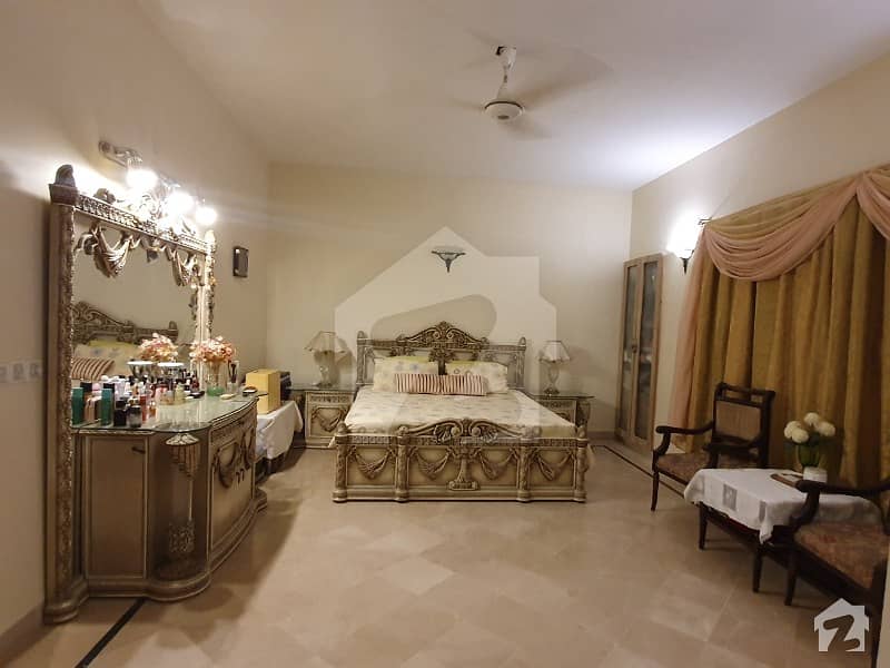 ڈی ایچ اے فیز 6 ڈی ایچ اے کراچی میں 4 کمروں کا 14 مرلہ مکان 6.8 کروڑ میں برائے فروخت۔