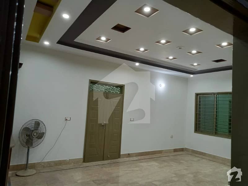 ڈی ایچ اے فیز 2 ایکسٹینشن ڈی ایچ اے ڈیفینس کراچی میں 4 کمروں کا 11 مرلہ فلیٹ 2.5 کروڑ میں برائے فروخت۔