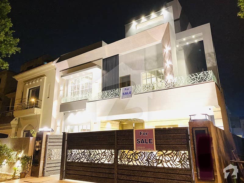 بحریہ ٹاؤن سیکٹر سی بحریہ ٹاؤن لاہور میں 5 کمروں کا 10 مرلہ گھر 2.7 کروڑ میں برائے فروخت۔