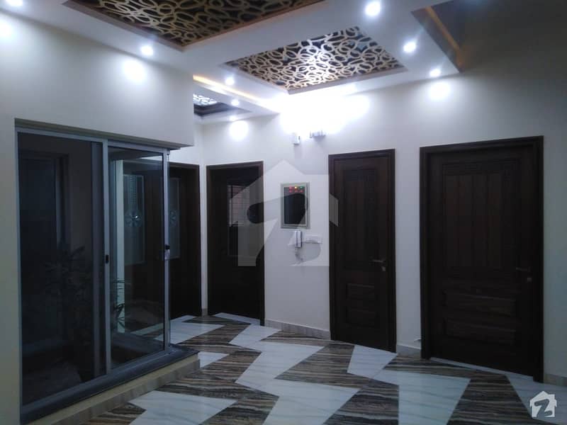 Stunning 3038  Square Feet House In Johar Town Available