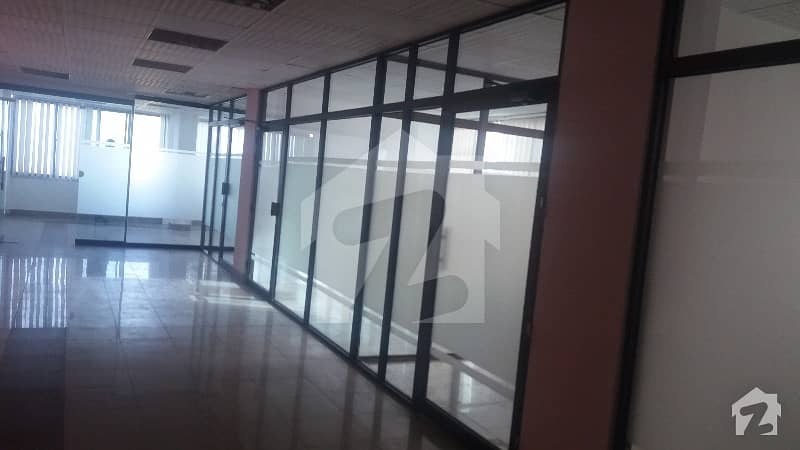 Blue Area Office Floor 1600 Square Feet For Sale Jinnah Avenue