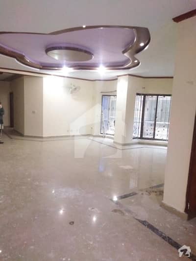 صدر کینٹ لاہور میں 3 کمروں کا 1 کنال مکان 55 ہزار میں کرایہ پر دستیاب ہے۔