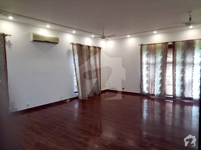 Kanal Slightly Used Beautiful Full House For Sale  In DHA Lahore