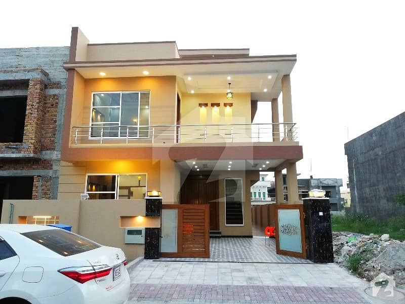 House Of 2500  Square Feet Available In Bahria Town