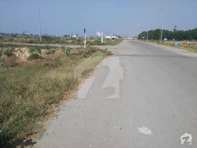 20 Marla Plot At Investment Price Near Park An Boulevard 20 Marla Plot At Investment Price Near Park An Boulevard